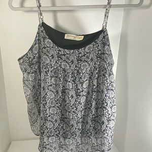 Beautiful, light weight, ideal for summer!